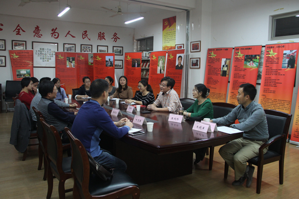 1444807453649478.jpg 嘉兴日报报业传媒集团党委书记社长蔡伟达一行来校交流 (2).jpg
